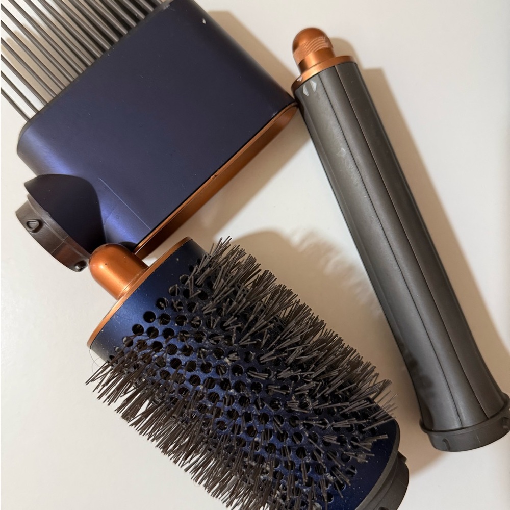 dyson attachment please make an offer excellent condition